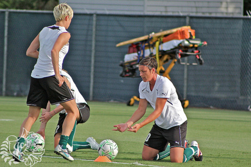 littlecsmind:  At first glance, it looks like that gurney is balancing on ms. wambach’s cranium. 