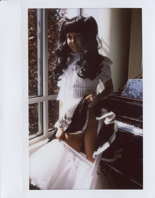 chekinoir: aaliyah love x cheki noir