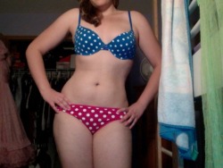 Curveappeal:  18, 5’6”, About 165 Pounds And Learning To Love My Body At Any