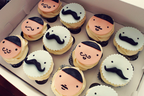 Porn photo cupcakeandmacaron:  Mustache Cupcakes 