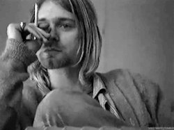  Ela o ama mais do que ele jamais saberá. Ele a ama mais do que jamais demonstrará.  Kurt Cobain. 