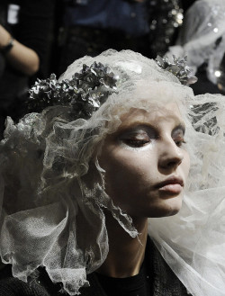 Magdalena Frackowiak Backstage John Galliano Fall 2009