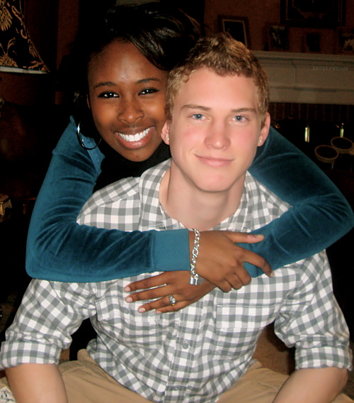 fuckyeahblackgirlswhiteboys:  Seventeen Magazine Couple - Original photo was slightly