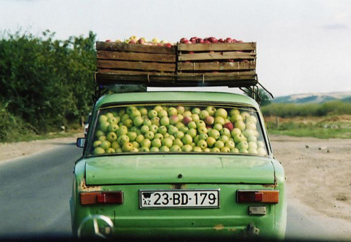 happinessandconfident:  thereluctantrawfoodist:  My getaway car! :))  ALL THE APPLES 