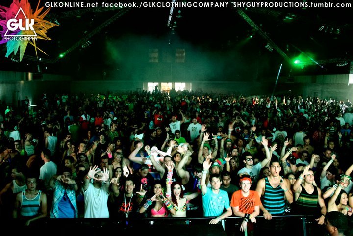 Me and Kassie(fearandloathing420.tumblr.com) right in the middle of the front at