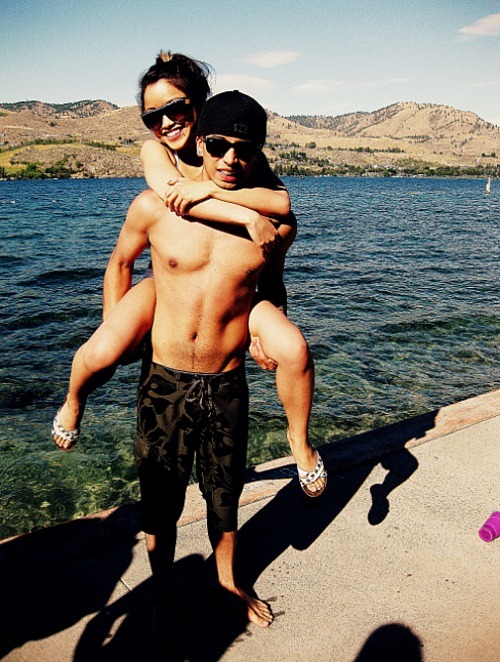 ninasaechao:  He even makes me smile inside (: 