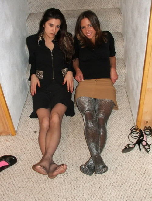 This is why glossy pantyhose are so amazing.  The girl on the right would be 100x more likely t