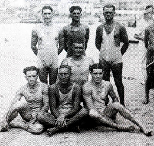 loverofbeauty: climbing-down-bokor: The team of Societa Sportiva Sestri Ponente in 1927.