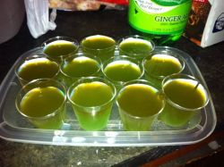 mastahsar:  Hpnotiq &amp; Henny ; THE HULK &lt;3 