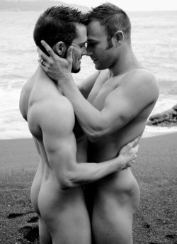 gaggers:  Active gay porn blog: http://gaggers.tumblr.com