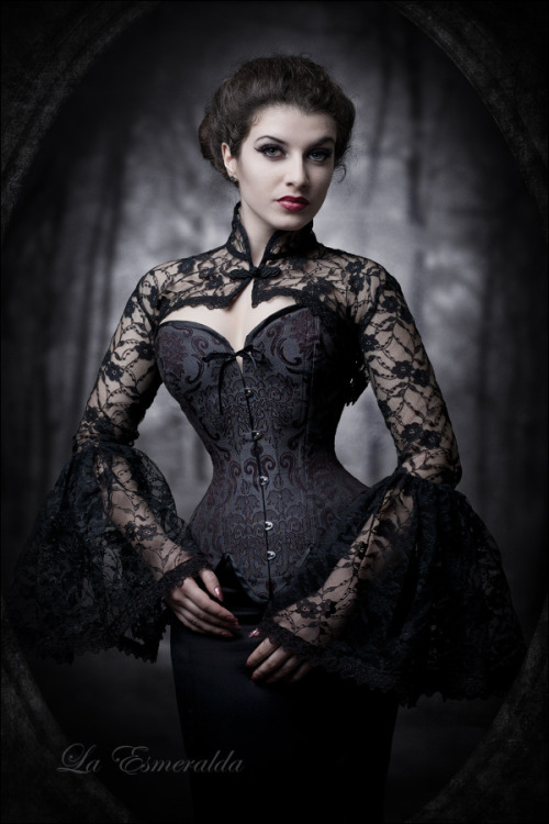 everythingcorsets: (via Dark Flower by *la-esmeralda)