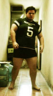 kerainen:  I´m such a poser… No, I don´t play football and I´m not fan of the eagles :P I just like the jersey :P 