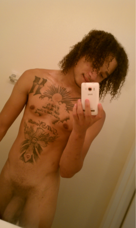 s-fit-c:  Long hair AND long DICK, dnt care  