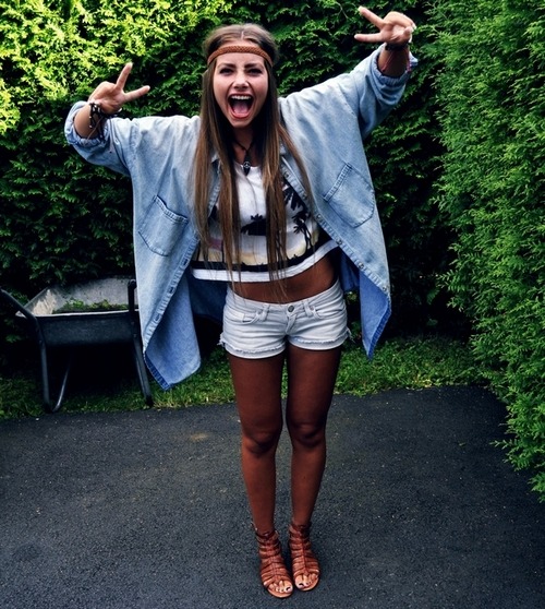 gossip-barbies:  vodka-goddess:  (via imgTumble)  100% hipster blog, you will fall in love with it, i truly promise!<3