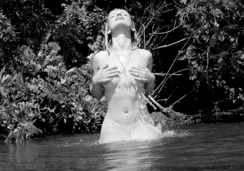 Erotic Art - Naked In Nature - Amina04