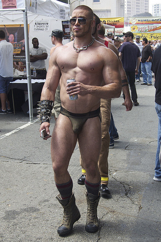 eigoobterces:  Dore Alley 2011 - 310 (by RCinSF) 