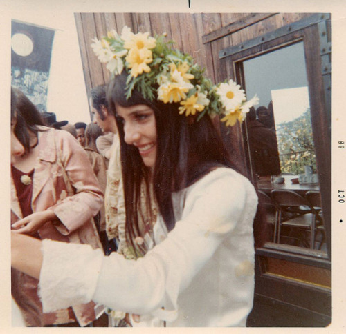 theperfectperfect:  Folk singer Mimi Farina (sister to Joan Baez) at her 1968 wedding in Big Sur&hel