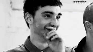 everydaylastsforever:  LOOK AT THE AWY MAX IS LOOKING AT HIM.I SHIP TOMAX FOR-FUCKING-EVER.