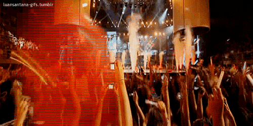 todasantana:  Lembra fã, do primeiro show? Da emoção e loucura de estar respirando