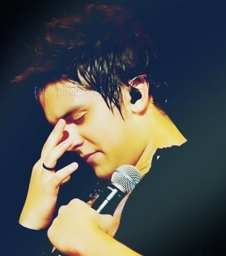 reasonluansantana-blog:  O amor de fã é visto como algo infantil e passageiro,