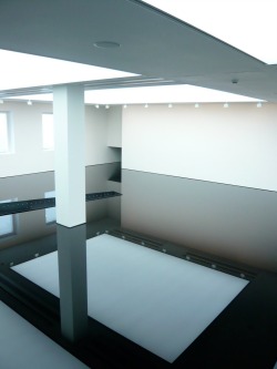 gregoryswift:  RICHARD WILSON | SAATCHI GALLERY