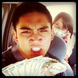 We gettin paper! Look at all those 1s. Haha now I&rsquo;m broke.  (Taken with instagram)