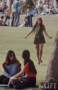 el-senor-lobo:   High School Fashions in 1969, photographed by Arthur  I love this &lt;3 