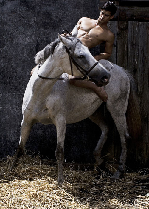 red-meat:  Kaylan Morgan Riding Bareback by Rick Day 