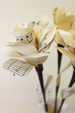 waneloweddings:  (via Upcycled Sheet Music Paper Flowers by mrgnome on Etsy - wanelo) 