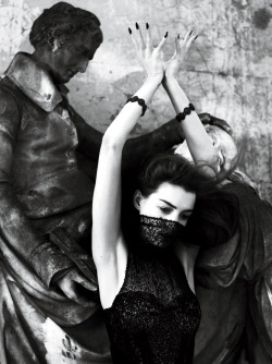 suicideblonde:  Anne Hathaway photographed by Mert and Marcus for Interview, September 2011 This is as fierce as fuck 