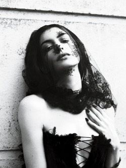 suicideblonde:  Anne Hathaway photographed