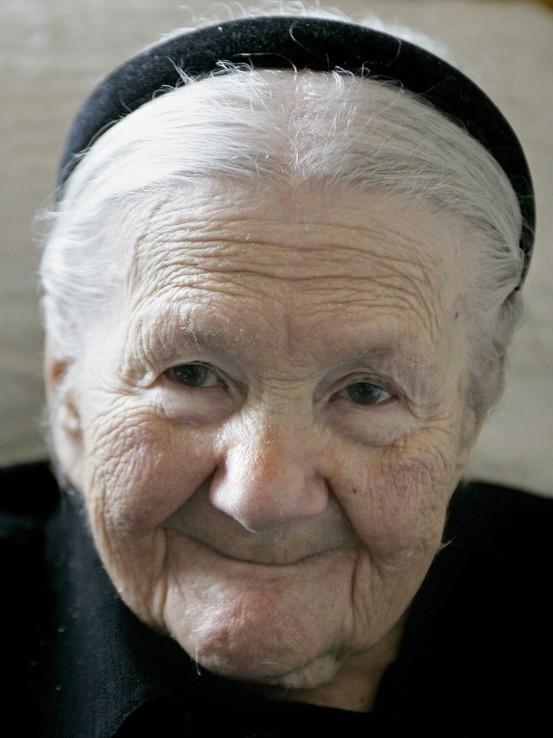 kimlundgren:   Meet Irena Sendler (1910-2008) She was a 98 year-old Polish woman