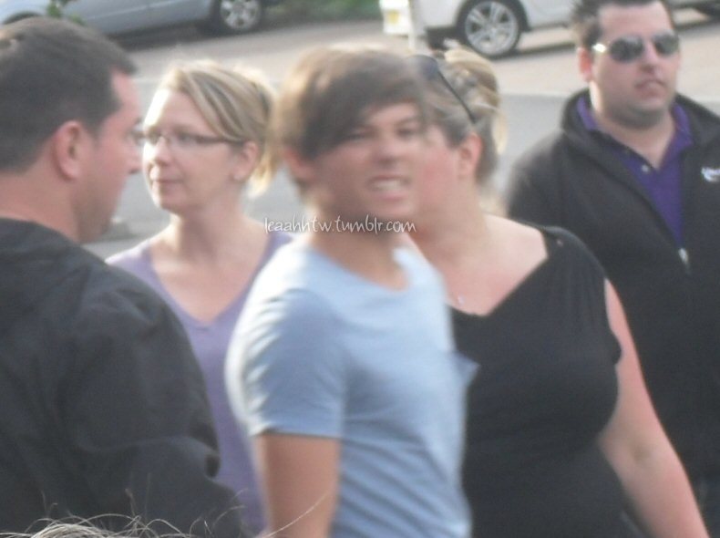 Louis pulling a rather attractive face #sarcasmTrax FM. Doncaster. 17th August 2011. My