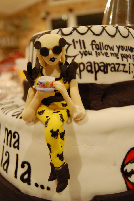 a-americano:  charlavailisbadass:  Vail’s Lady GaGa cake.   *o* 