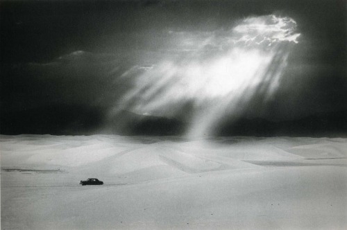 White Sands, New Mexico photo by Ernst Haas, 1952 via: Online Browsing