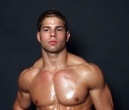 musclepuppy:  Chest Day