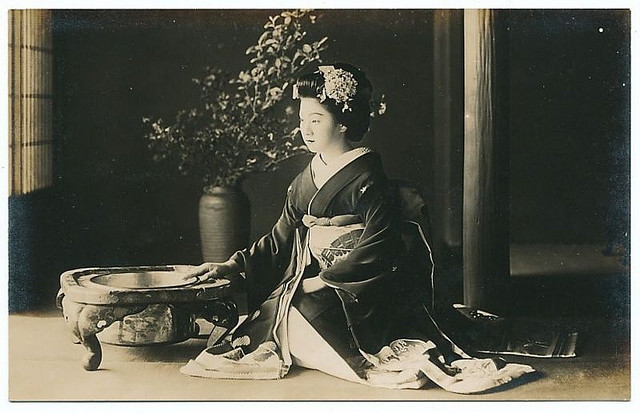 geisha-licious:  This girl is considered to be Yaechiyo, the biological older sister