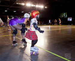 fuckyeahrollergirls:  (by Steve DeMent) SUPER CUTE!!!! 