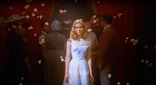 gothiccharmschool:  Big Fish is one of my all-time favorite movies, and I cry every time I watch it. I’ve been wanting to rewatch it lately, but I think I still need a little more time & distance from Mom’s passing. 