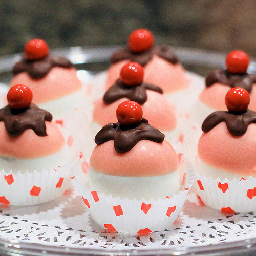 diet-killers:  Cake balls #6 (by Irish Mom 144) 