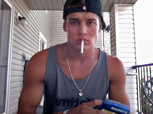 meandthemodels:  I like to introduce to u my buddy Dylan! (Hope he will be SUCCESSFUL next season ;)  Oh Cigarettes!
