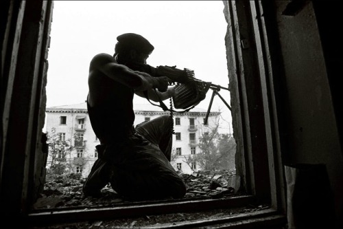 dogatemytank:© Christopher Morris 1996 A Chechen fighter, Grozny, Chechnya (Russia)