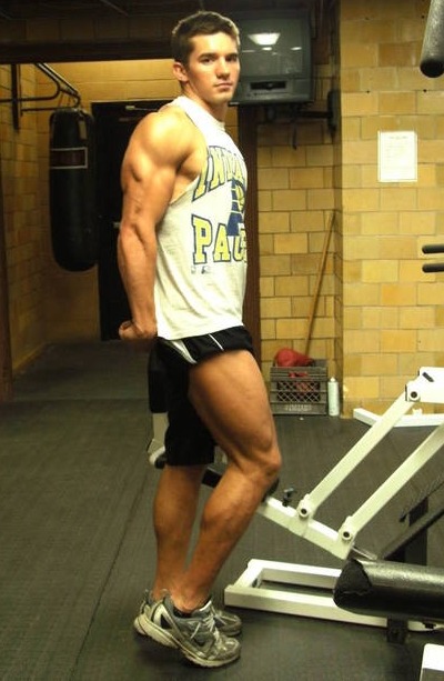 musclepuppysplaypen: Leg Day. Good Jocks work their whole bodies and show it.