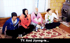 superflyingmonkeyattack:  ifuckinglovebb:  HAHA I freaking love this man &lt;3  Omg, so cute xD The last gif especially! 