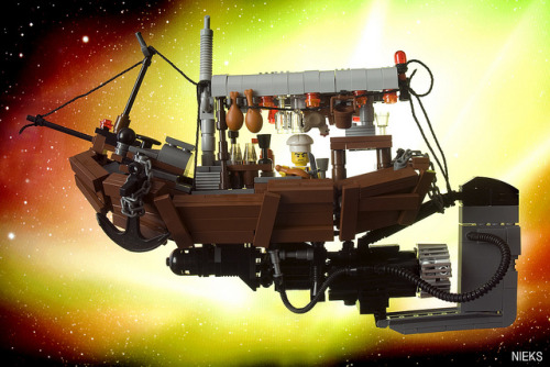 legoexpress:Mr. Kim’s Flying restaurant boat by Nieks G. on Flickr.Brilliant!