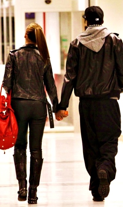  “I want a relationship like Beyonce’s & Jay Z. People know of us, but don’t know our business.” - Drake 