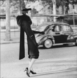 wehadfacesthen:  Balenciaga coat and dress, 1950s 