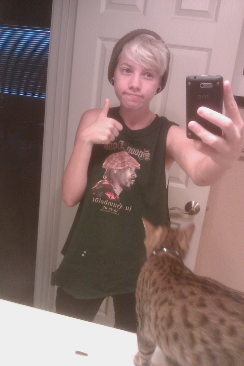 100ftaway:  Mom wants to go to the lake says dress warm Haha SNOOP FOREVER
