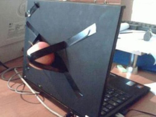 novo computador da apple com simbolo 3d.