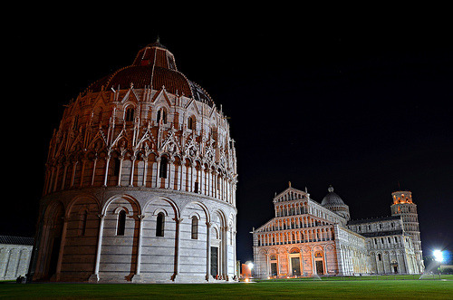 Now almost regretting not making it to Pisa when we were in Italy at the end of July…
Via theworldwelivein:
“ Piazza dei Miracoli, Pisa, Italy
© Gianluca Rasile
”
